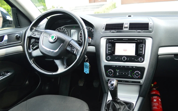 Skoda Octavia cena 17000 przebieg: 194000, rok produkcji 2013 z Nowe Brzesko małe 277